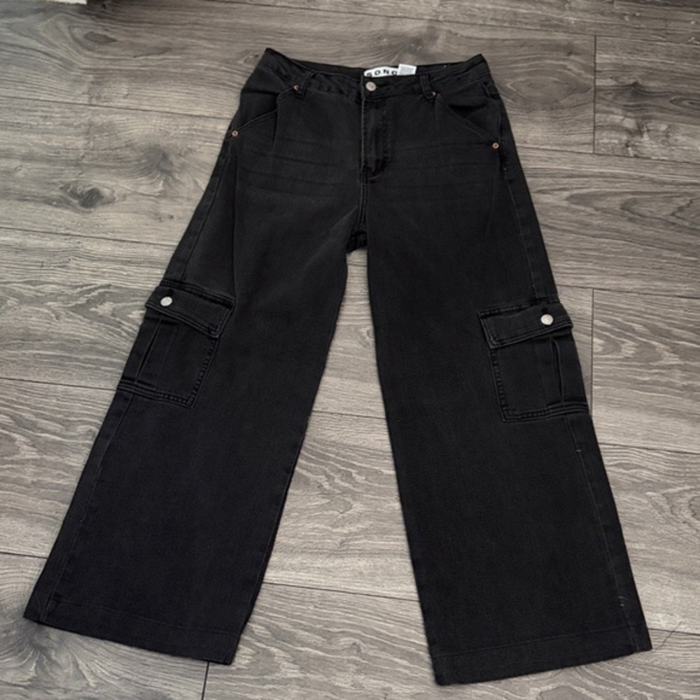 S.O.N.G JEANS Wide-Leg  with Relaxed Fit
